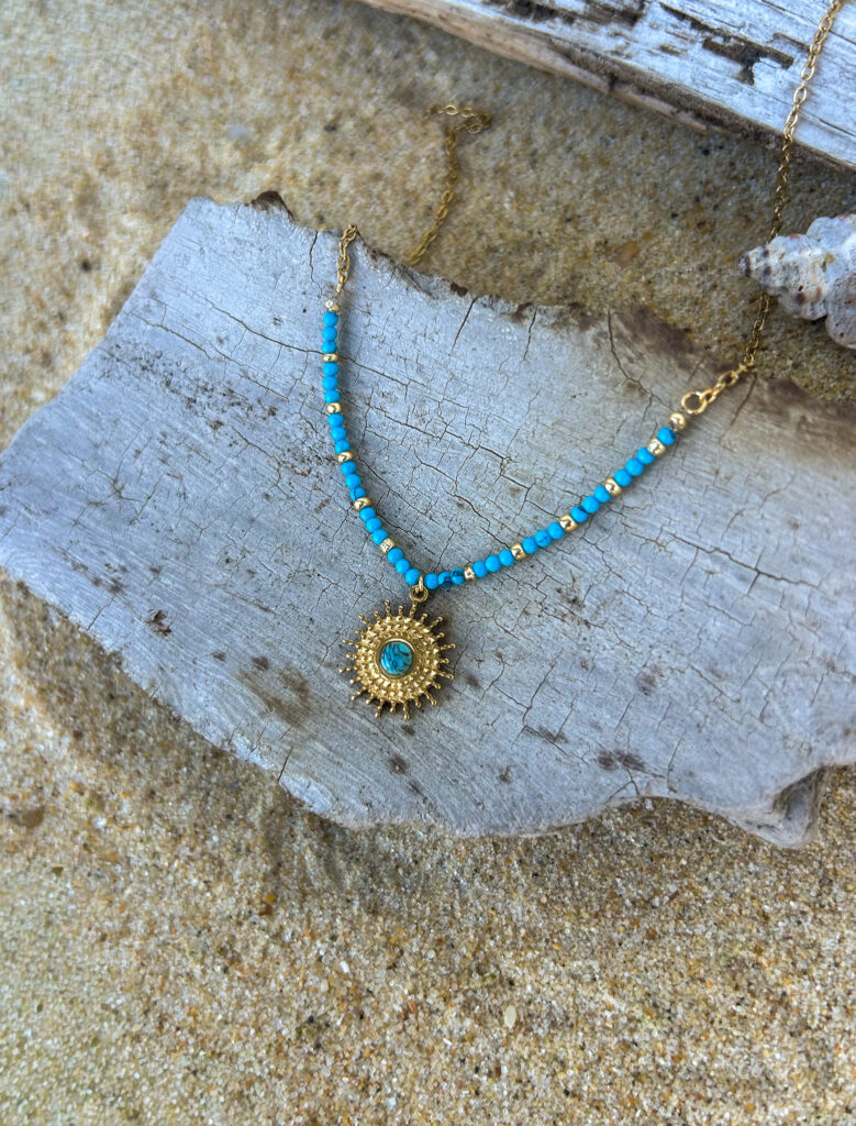 Collier Azure